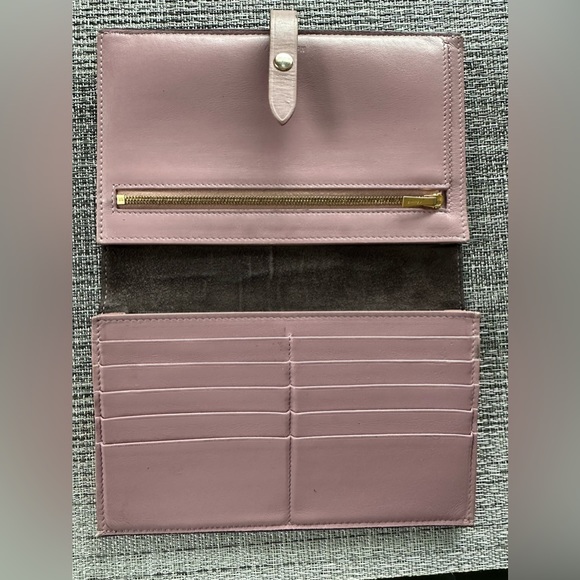 Celine - LARGE STRAP WALLET IN GRAINED CALFSKIN GREY/PINK -Great Condition w/Box - Picture 4 of 16